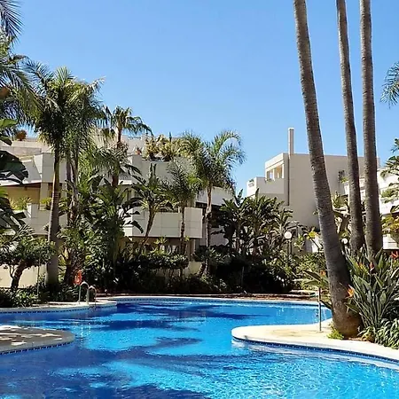 Fuente Aloha Apartment